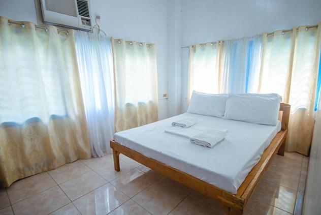 Rama International Beach Resort Botolan Exteriör bild