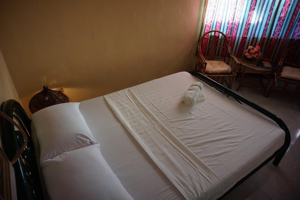 Rama International Beach Resort Botolan Rum bild